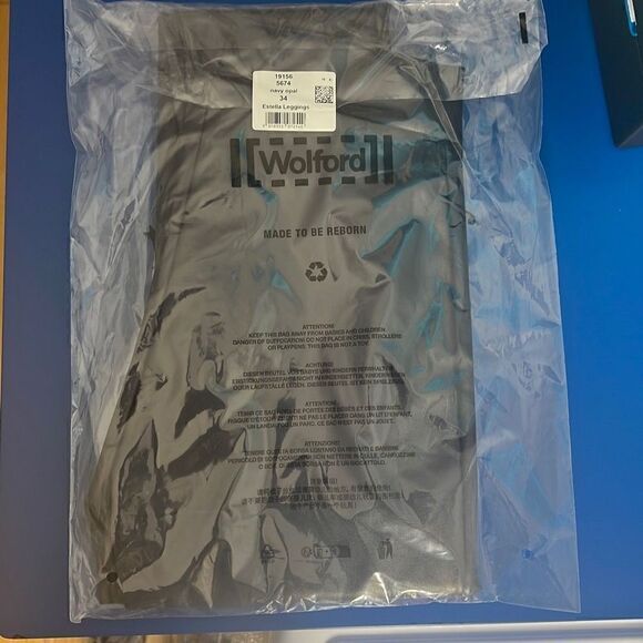 NWT Wolford Estella Faux Vegan Leggings Sz 4 - Picture 8 of 11